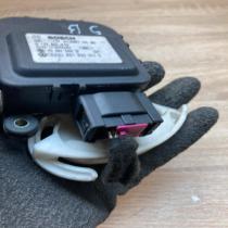 8D1820511E 0132801115 With Plug Air flap motor/actuator Volkswagen PASSAT B5