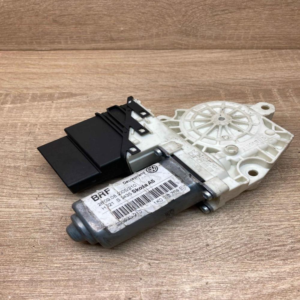 1K0959704E  BRF Rear door window regulator motor Skoda Octavia Mk2 (1Z)