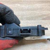 063800 0240 12V10K  Air flap motor/actuator Toyota Prius (XW20)