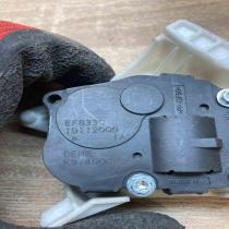 K9749005 19112009  Air flap motor/actuator Mercedes-Benz E W212