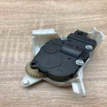K9749005 19112009  Air flap motor/actuator Mercedes-Benz E W212