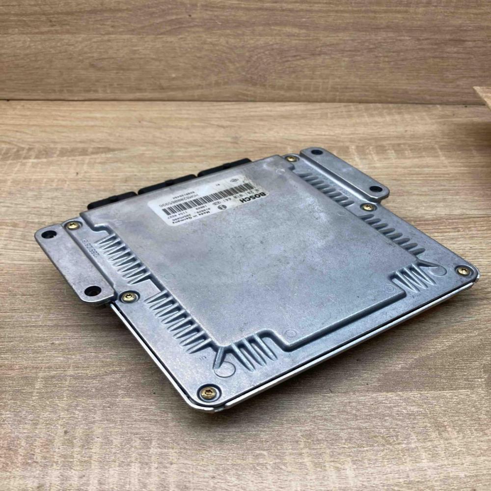 30630048 8200065996  Engine control unit/module ECU Volvo S40, V40