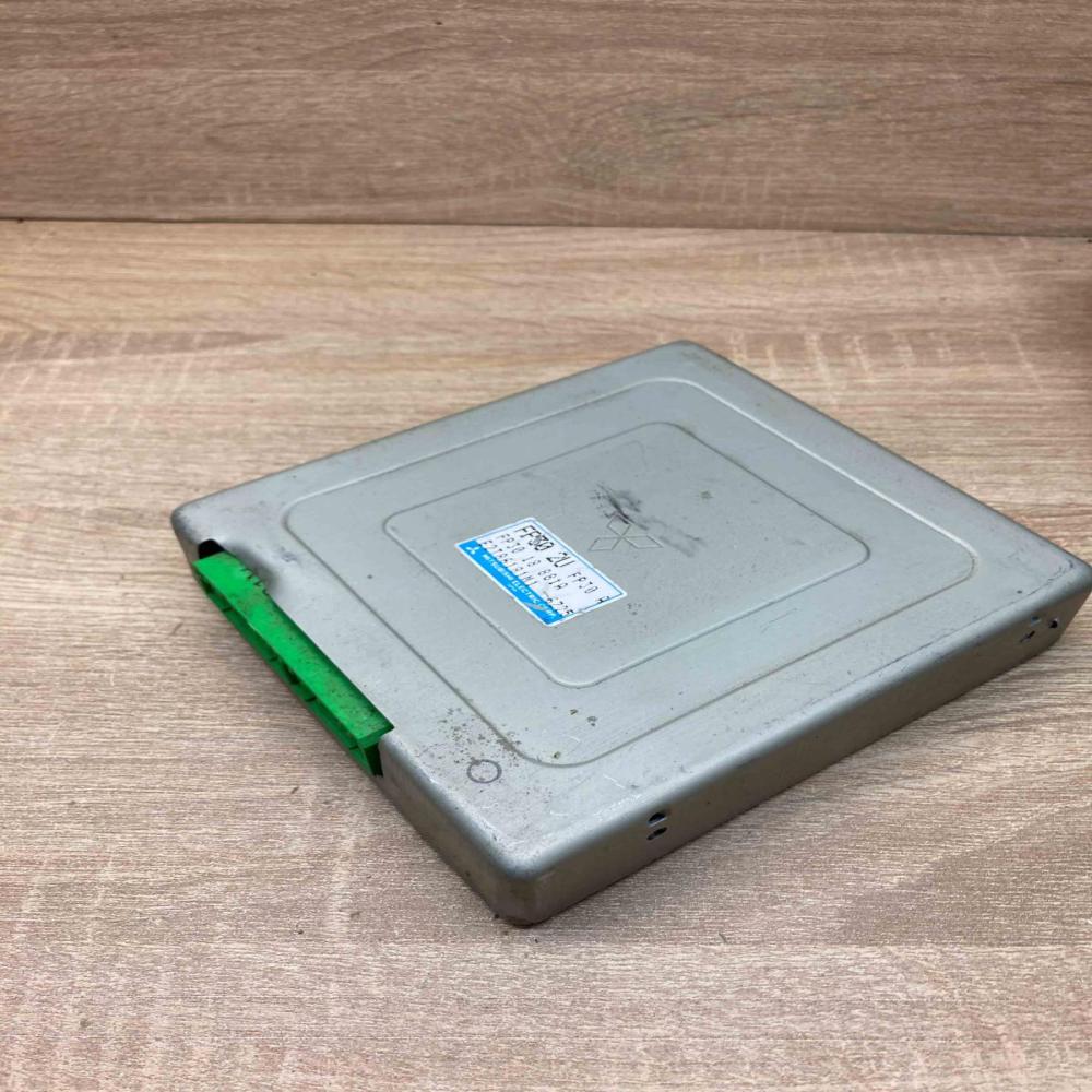 FP30 18 881A E2T86181M1  Engine control unit/module ECU Mazda 626