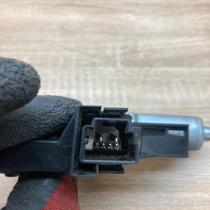 070918 970716 101  Rear door window regulator motor Volvo V70
