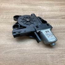 070918 970716 101  Rear door window regulator motor Volvo V70
