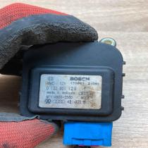 4B1820511C 0132801129 With Plug Air flap motor/actuator Audi A6 S6 C5 4B