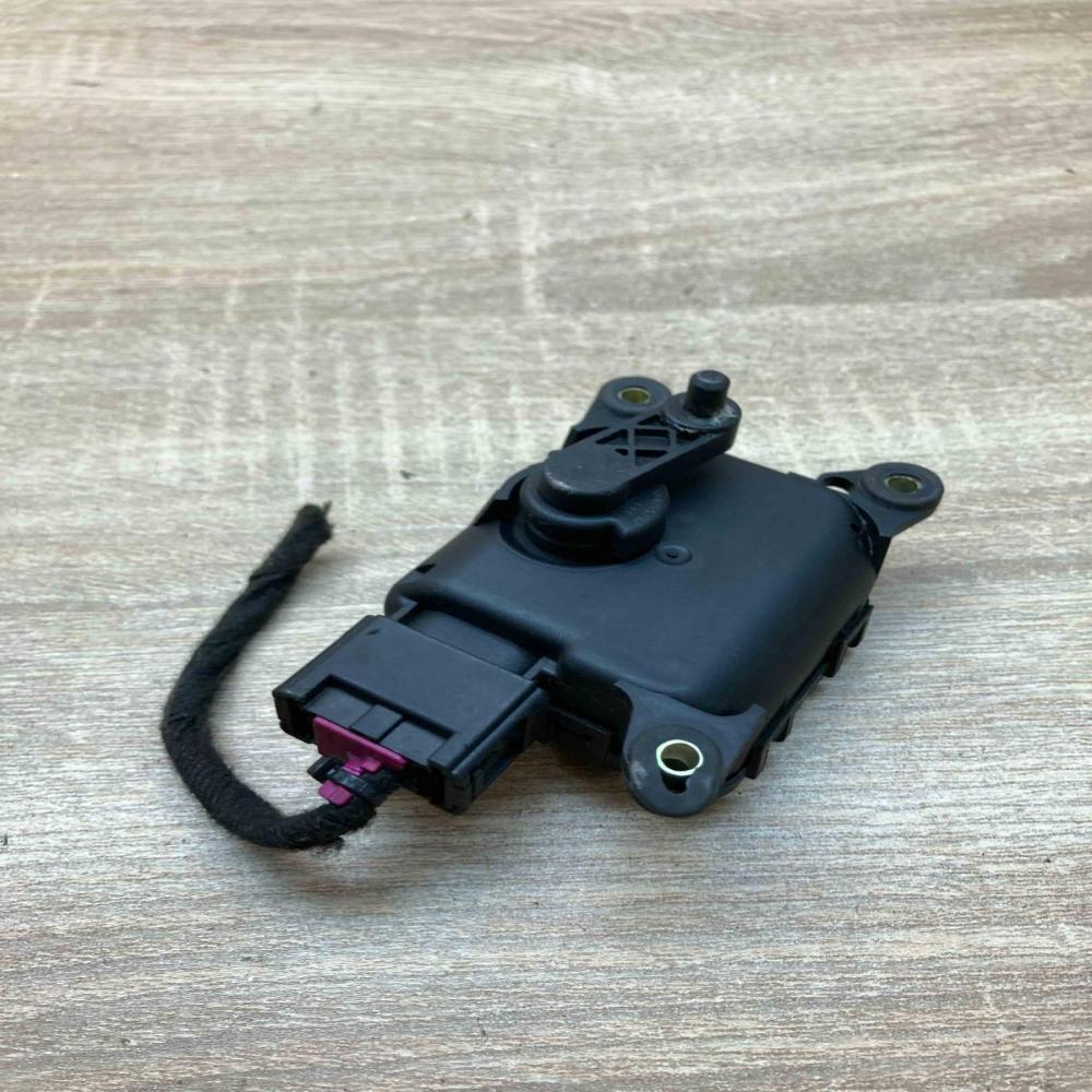 4B1820511L 0132801170 With Plug Air flap motor/actuator Audi A6 S6 C6 4F