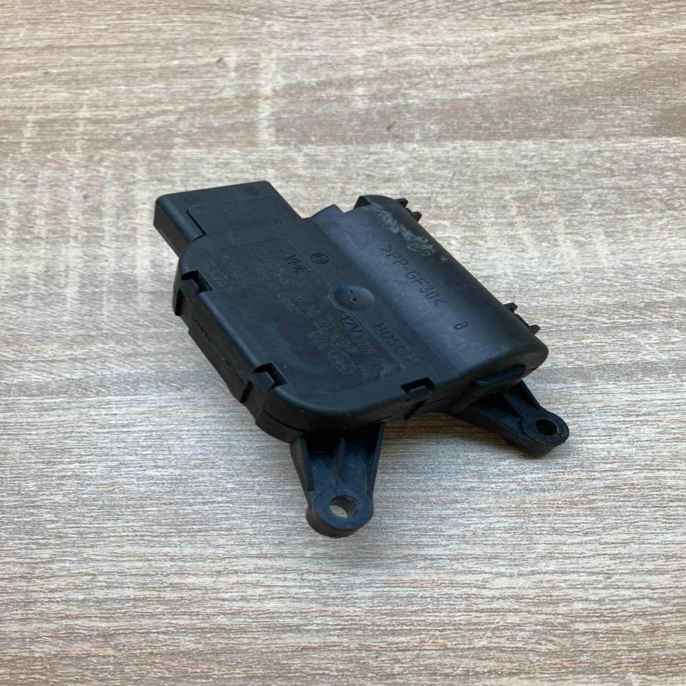 1K0907511 Used 0132801345  Air flap motor/actuator Volkswagen Jetta VI