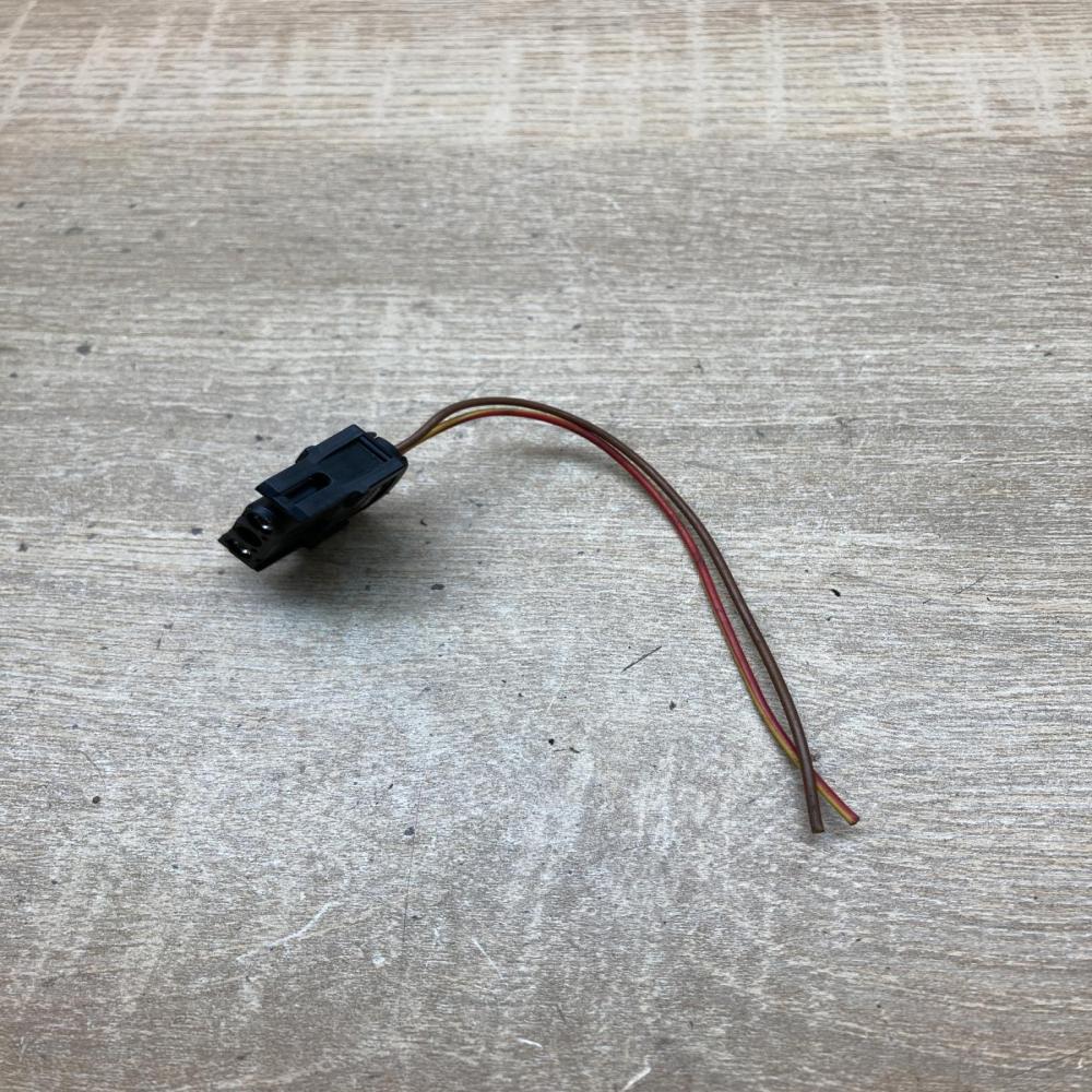 1378114   Plug wire BMW X5 E53