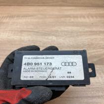4B0951173 7480101 01  Alarm control unit/module Audi A4 S4 B5 8D