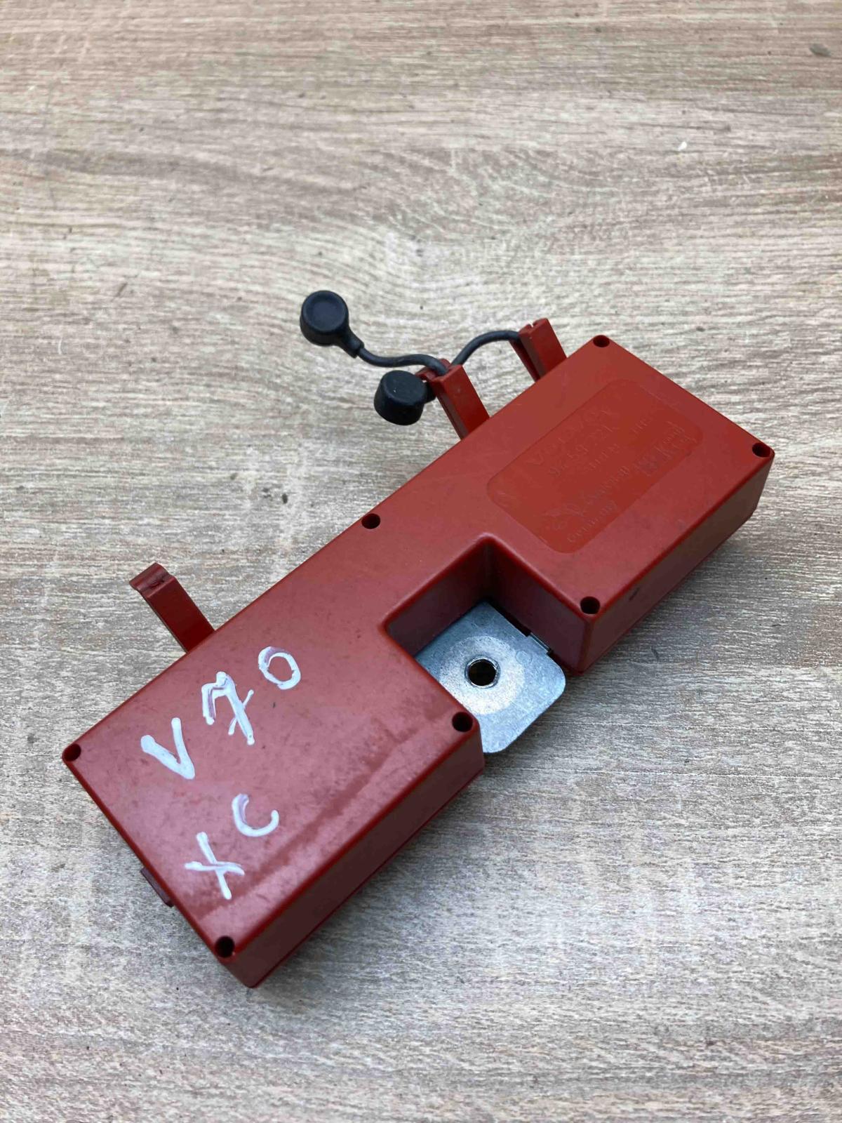 9459221 AAR830  Aerial antenna amplifier Volvo V70