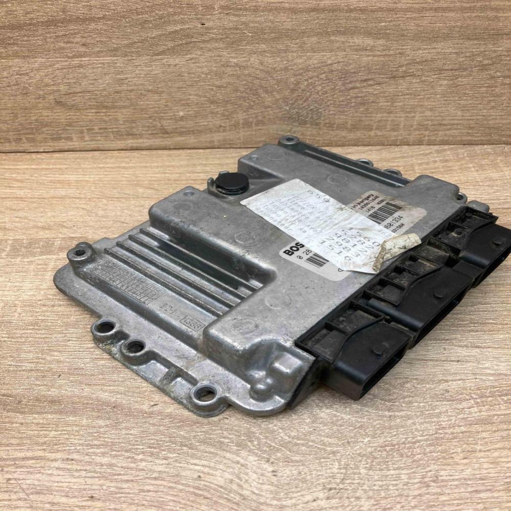 8200601334 0281013366  Engine control unit/module ECU Renault Megane II