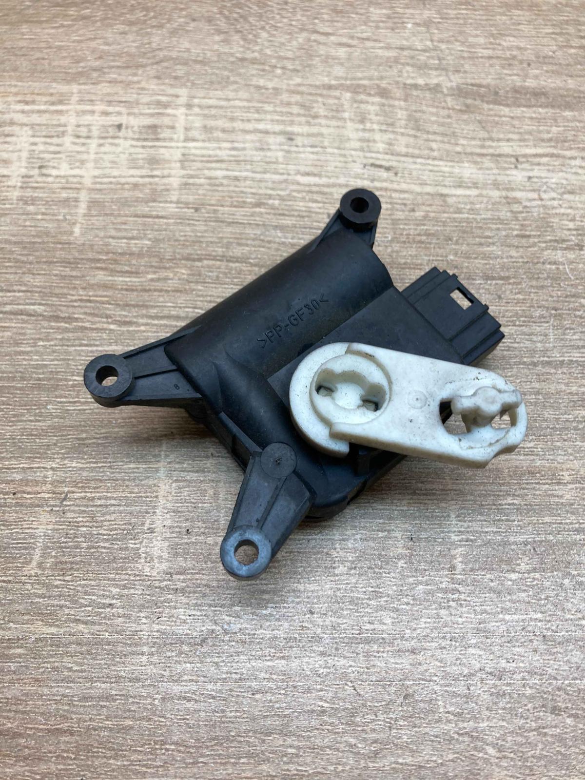 3C0907511B 116880 2900  Air flap motor/actuator Volkswagen Tiguan