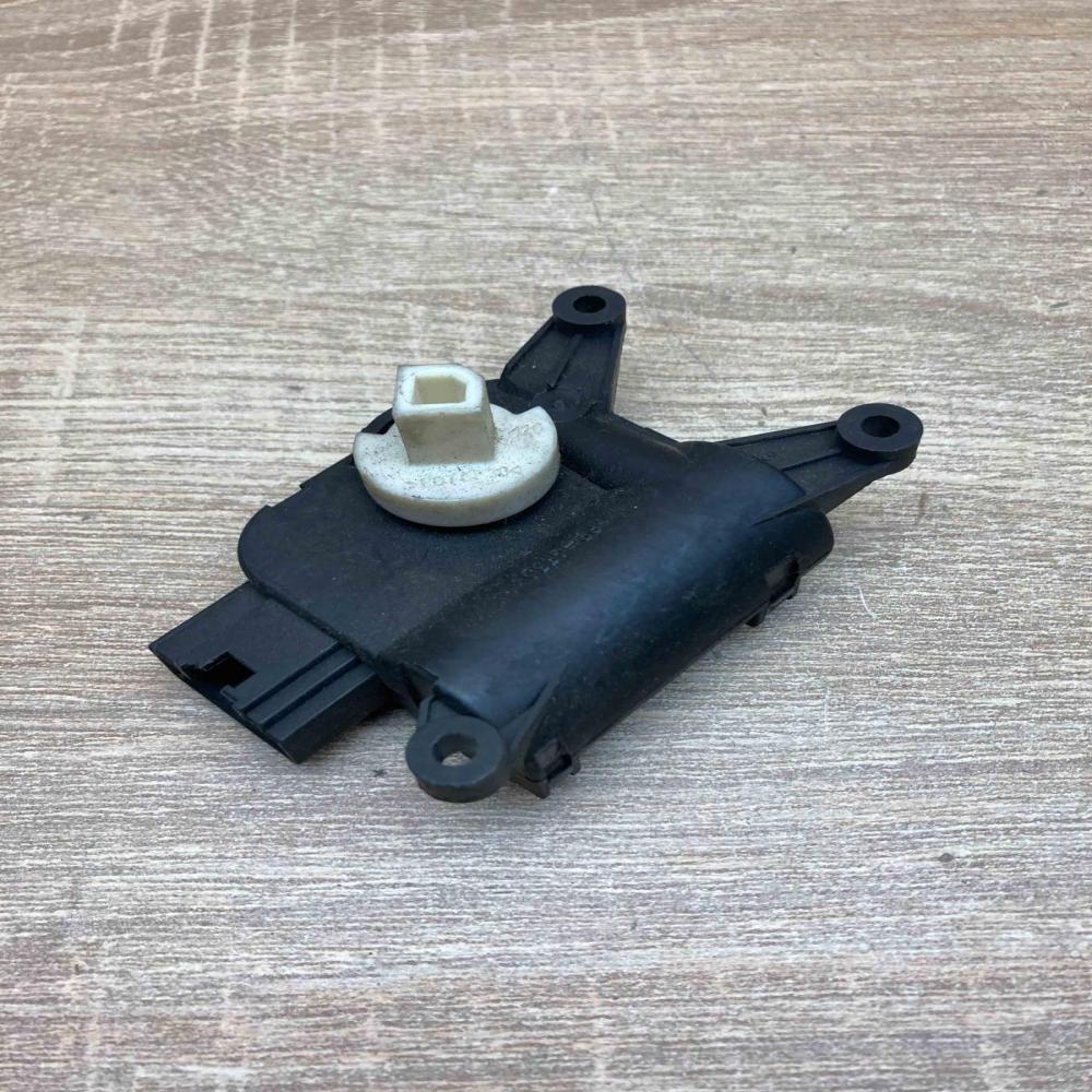 1K0907511G 0132801338  Air flap motor/actuator Audi A3 S3 8P