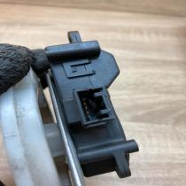 063700 8610 Used  Air flap motor/actuator Toyota Avensis Verso