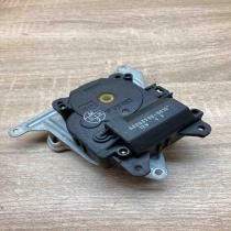 063700 8610 Used  Air flap motor/actuator Toyota Avensis Verso