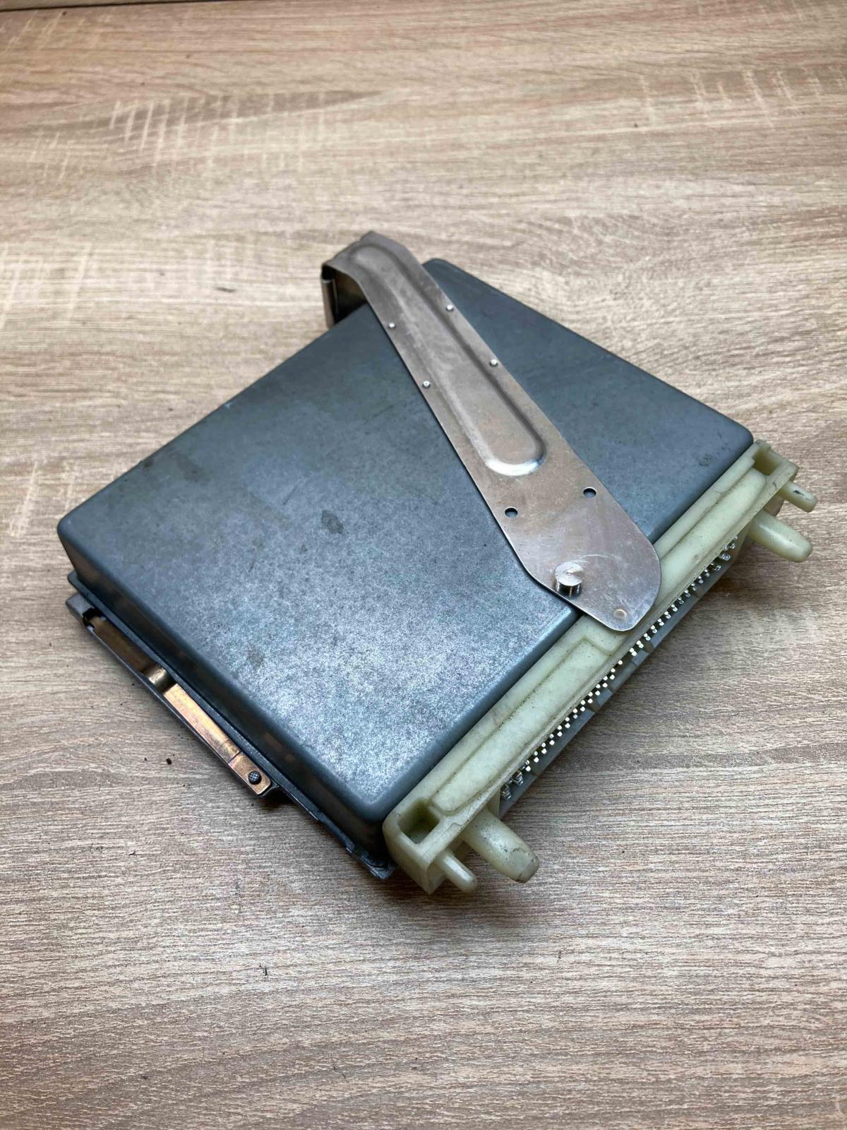 P01270297 0281001592  Engine control unit/module ECU Volvo V70