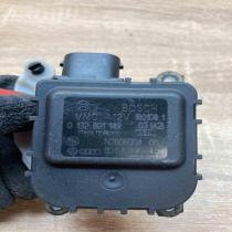 8D1820511F 740220363F  Air flap motor/actuator Skoda Superb B5 (3U)
