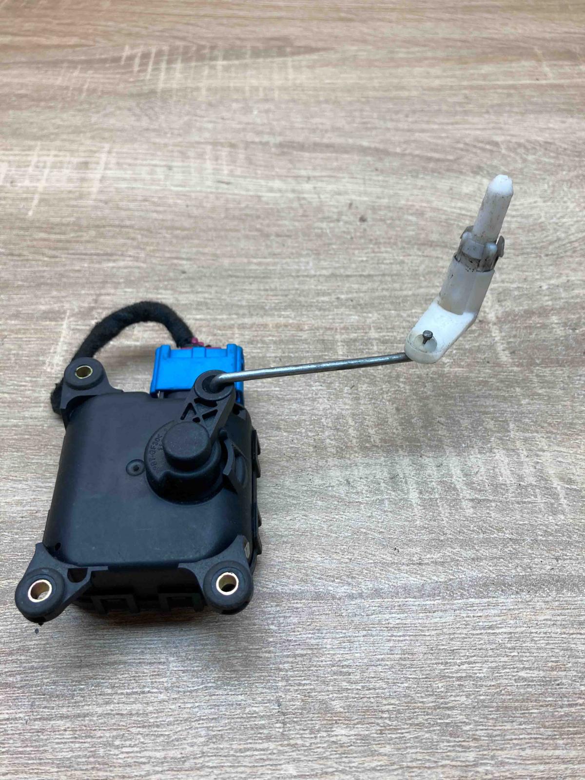 4B1820511M 0132801171 With Plug Air flap motor/actuator Audi A6 S6 C5 4B