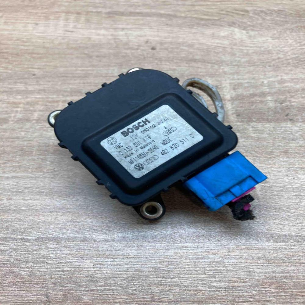 4B2820511C 0132801139 With Plug Air flap motor/actuator Audi A6 S6 C5 4B