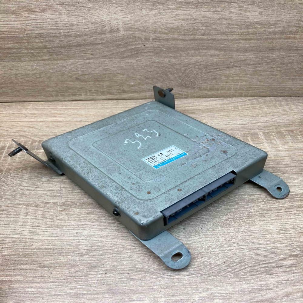 Z5B3 18 881B E2T86876M1 Z5B3 Engine control unit/module ECU Mazda 323 F