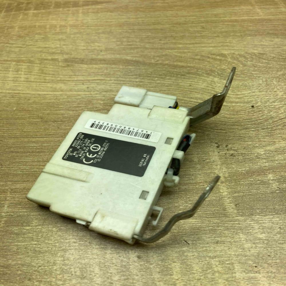 89992 47020 626467 000  Door central lock control unit/module Toyota Prius (XW20