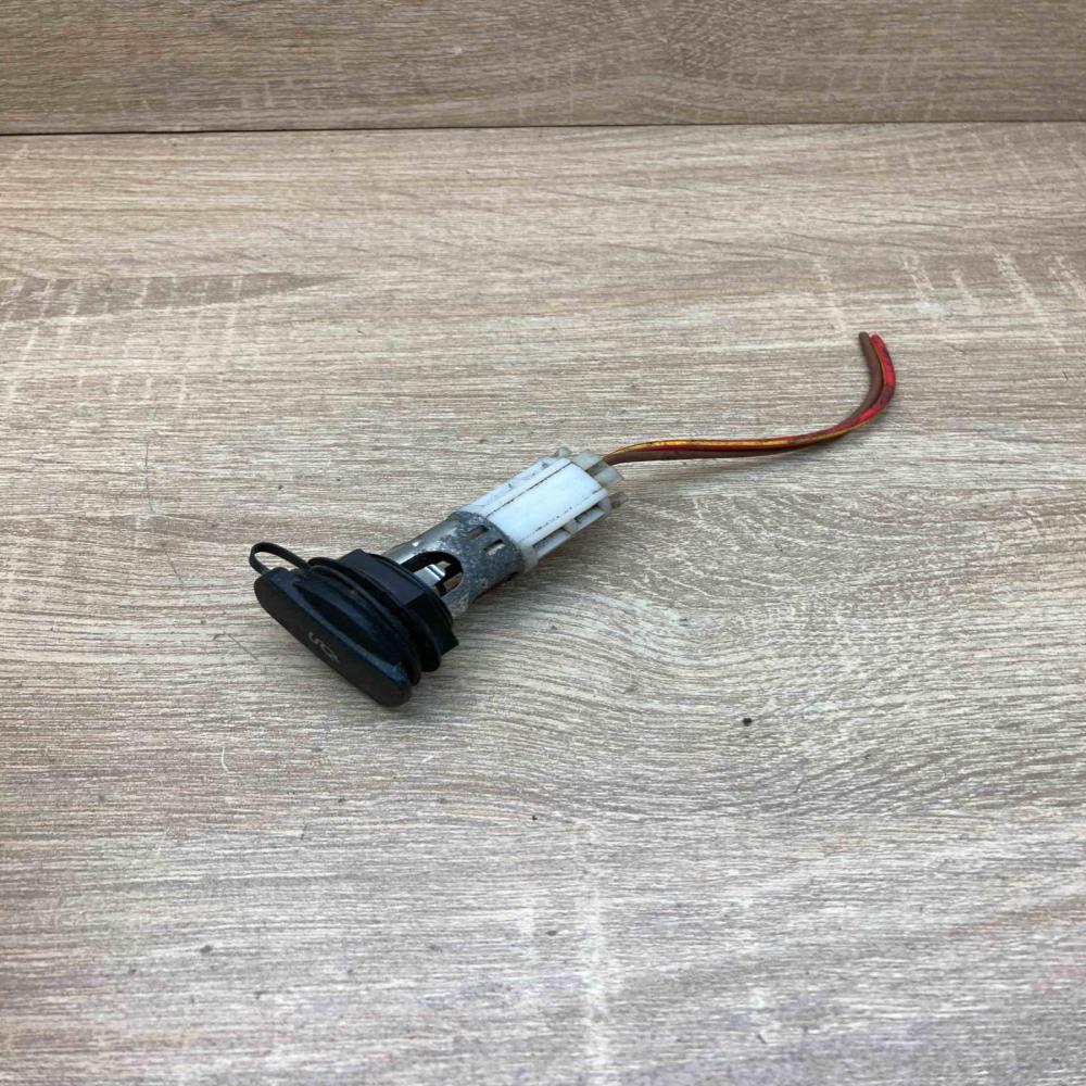 1J0919309   Cigarette lighter Skoda Octavia Mk2 (1Z)