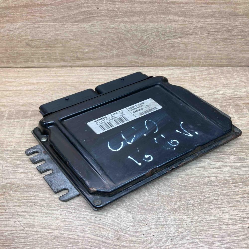 8200108405 S110130074C  Engine control unit/module ECU Renault Clio II