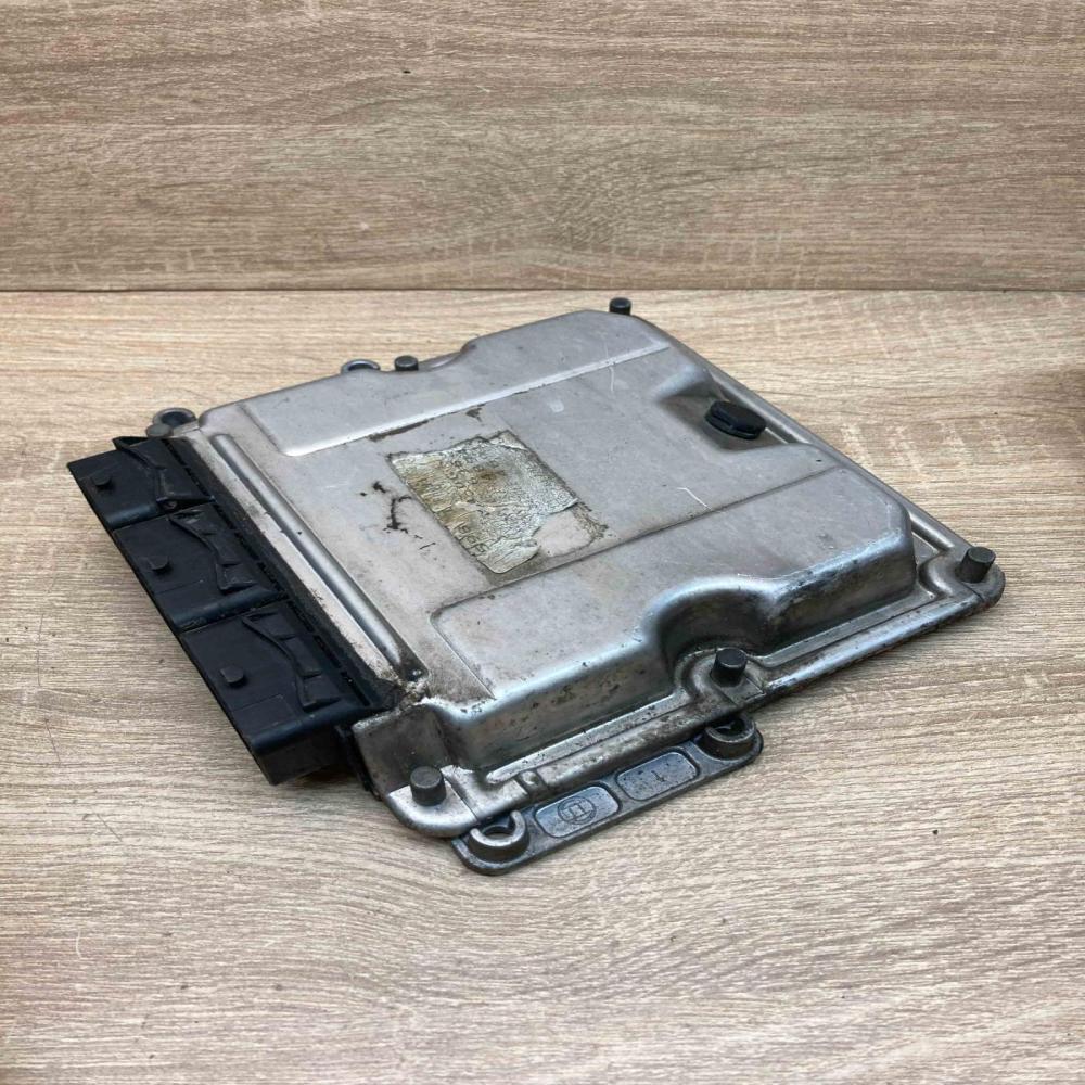 8200039569 0281010819  Engine control unit/module ECU Renault Scenic I