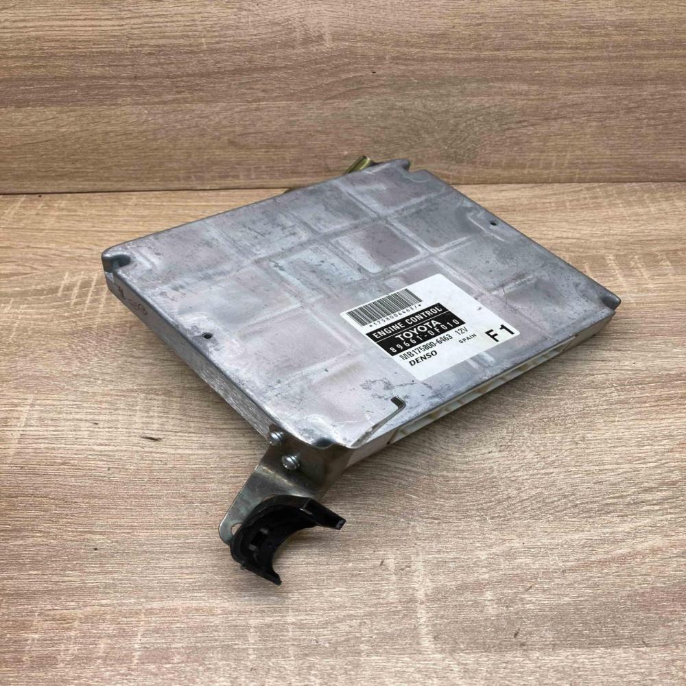 89661 0F010 MB175800 6463  Engine control unit/module ECU Toyota Corolla Verso A
