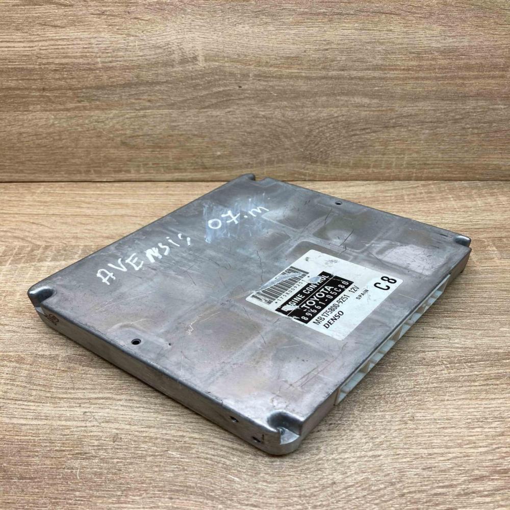 89661 05C80 MB175800 9251  Engine control unit/module ECU Toyota Avensis T250