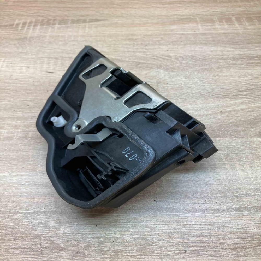 7167070   Rear door lock BMW X3 E83