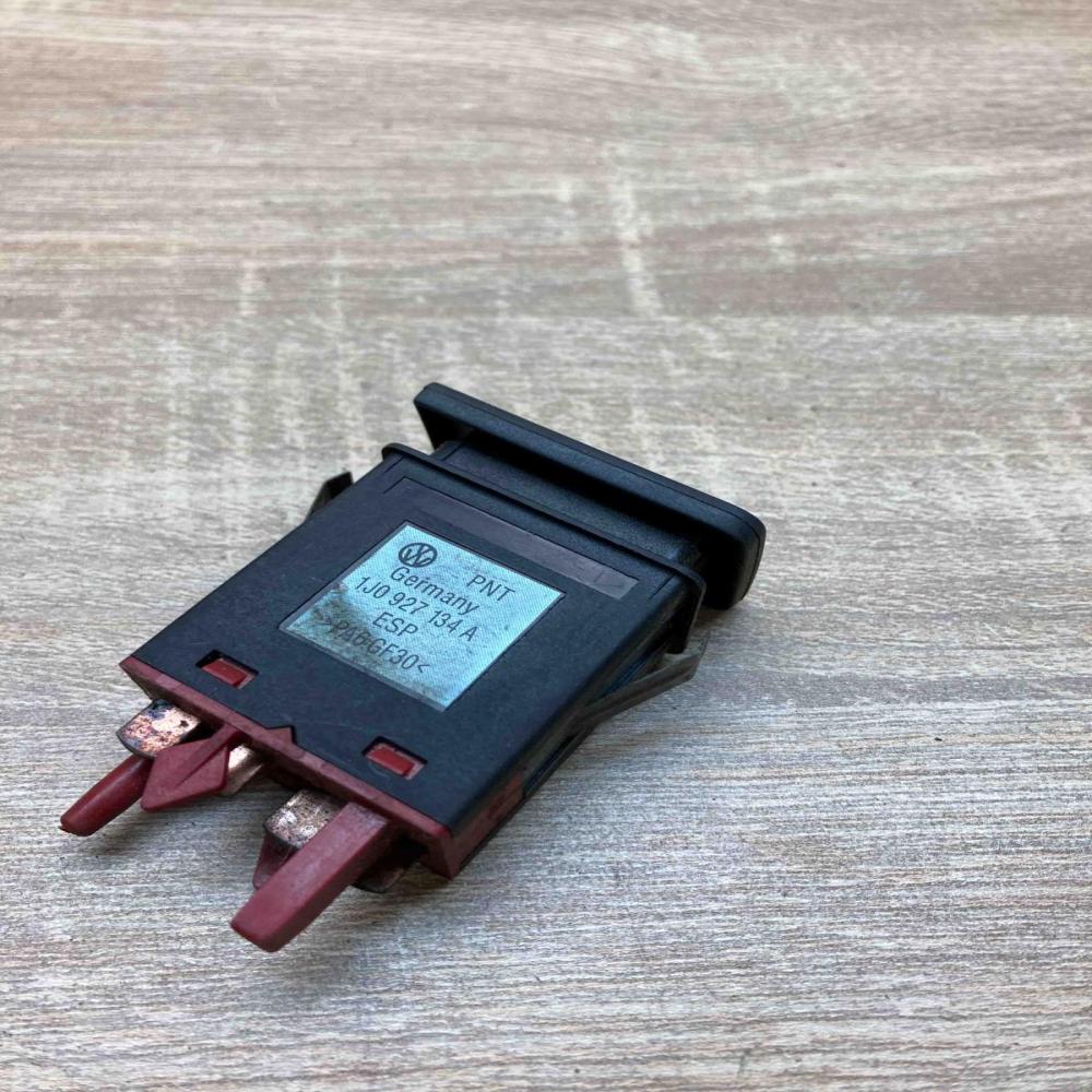 1J0927134A   ESP (stability program) switch Volkswagen Bora