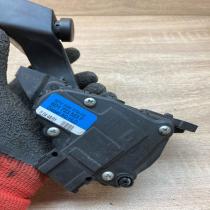 8D1723523F 6PV008376  Accelerator throttle pedal Audi A6 S6 C5 4B