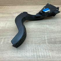 8D1723523N   Accelerator throttle pedal Volkswagen PASSAT B5.5