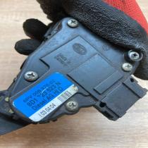8D1723523N   Accelerator throttle pedal Volkswagen PASSAT B5.5
