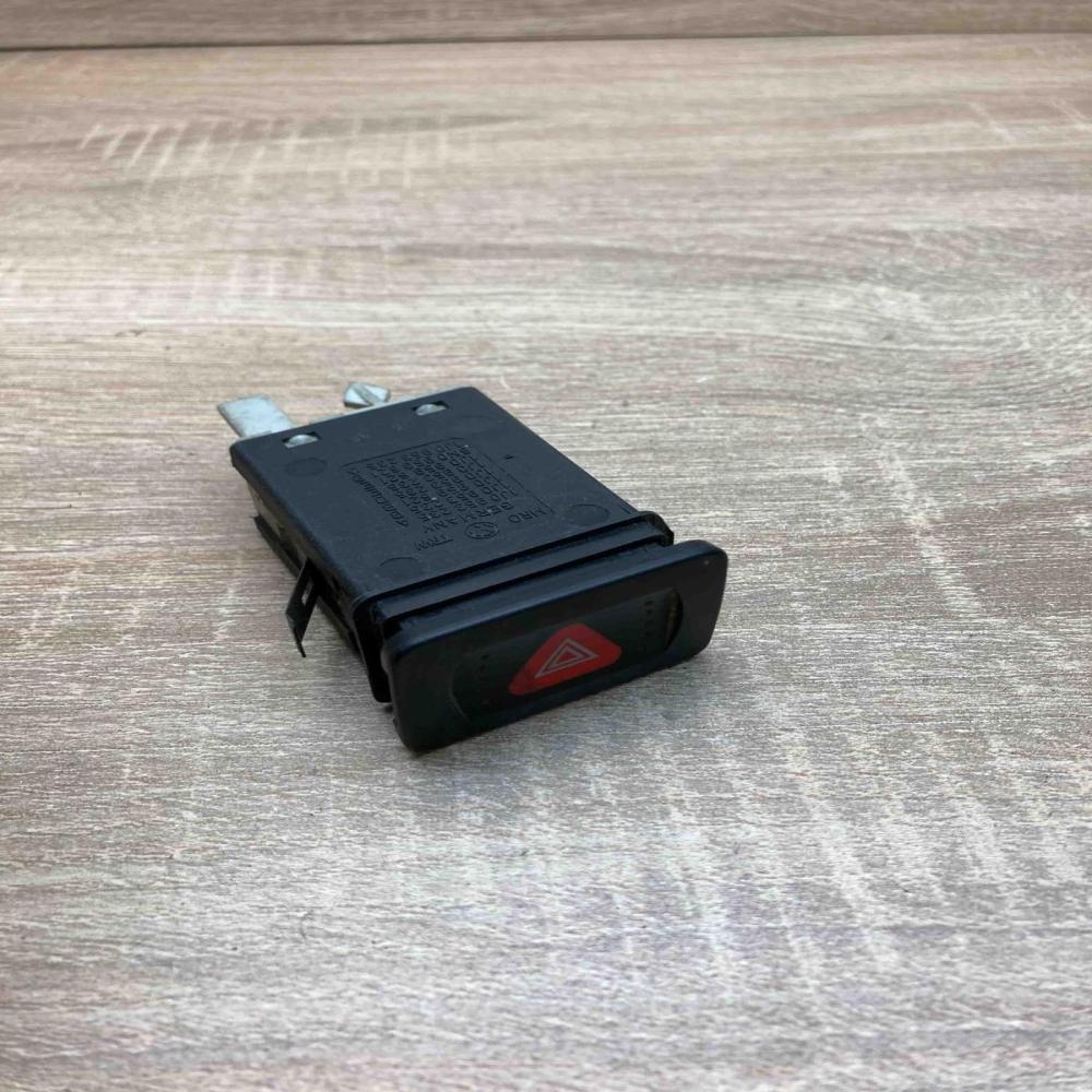 1J0953235A 1J0953235B  Hazard light switch Volkswagen Golf IV