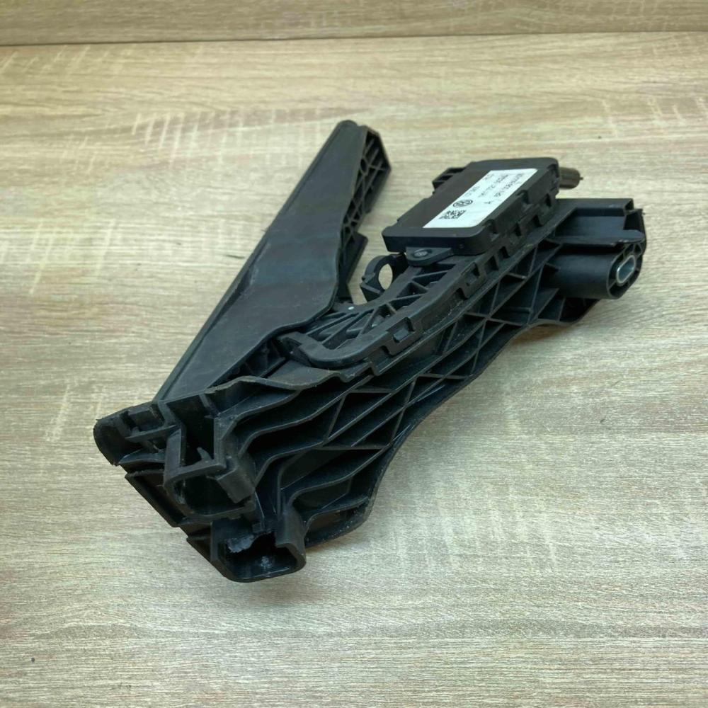 1K1721503L   Accelerator throttle pedal Volkswagen PASSAT B6