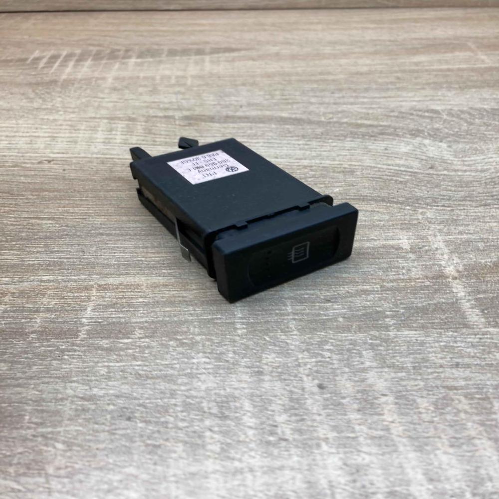 3B0959621E   Windscreen/window heater switch Volkswagen PASSAT B5