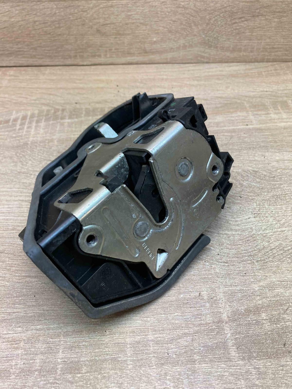 7036171   Rear door lock BMW 5 E60 E61