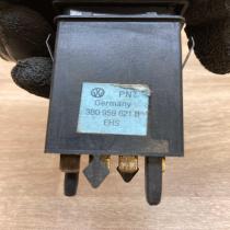 3B0959621B   Windscreen/window heater switch Volkswagen PASSAT B5
