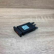 3B0953235B   Hazard light switch Volkswagen PASSAT B5