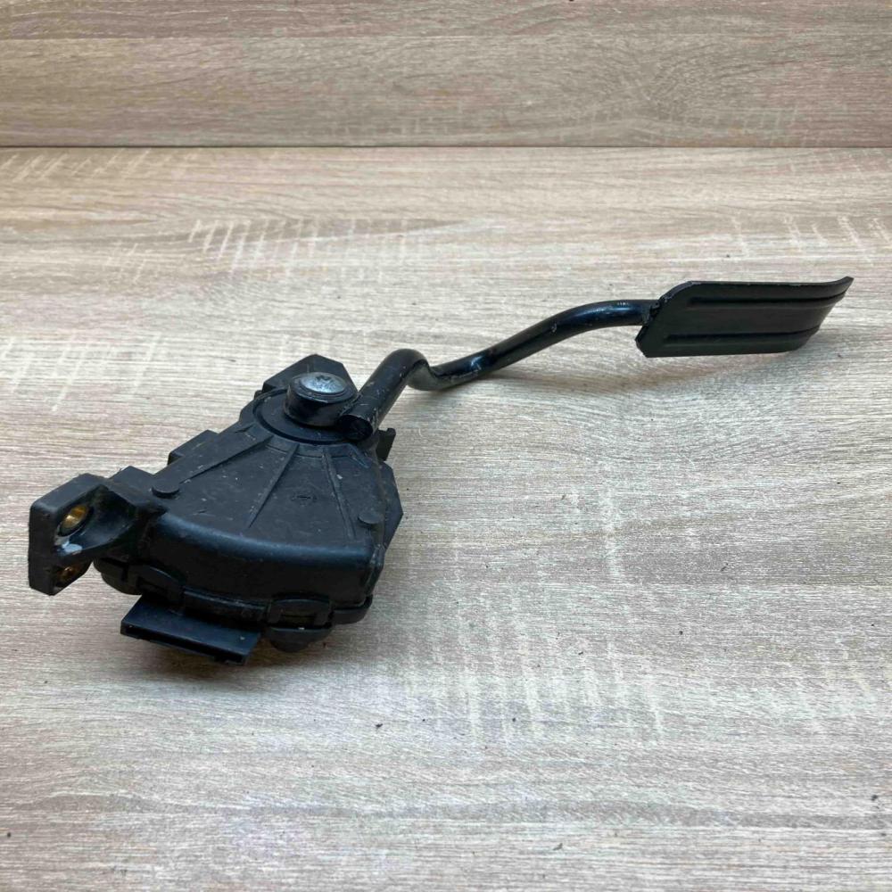 7M2721603A 6PV007770  Accelerator throttle pedal Ford Galaxy