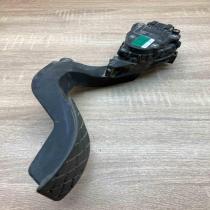 8E2 721523A   Accelerator throttle pedal Audi A4 S4 B7 8E 8H