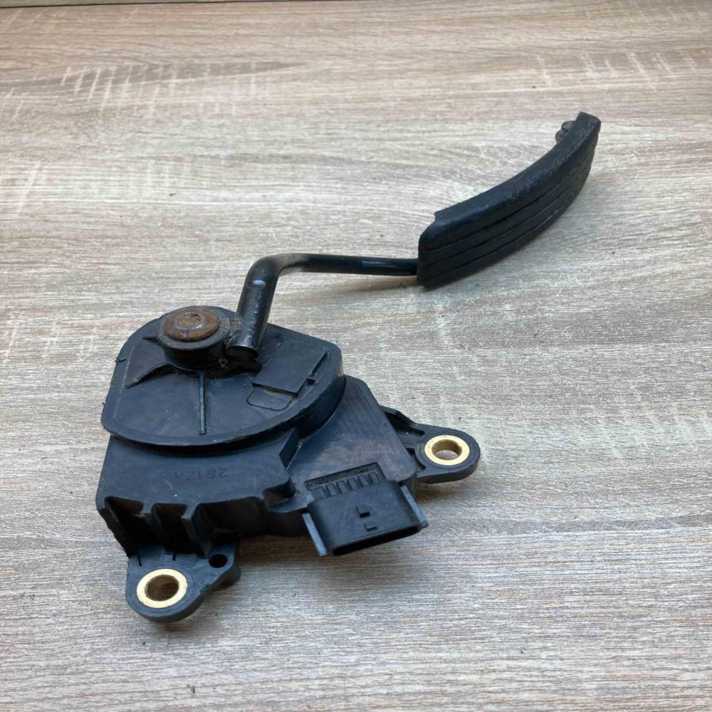 8200153268   Accelerator throttle pedal Renault Megane II