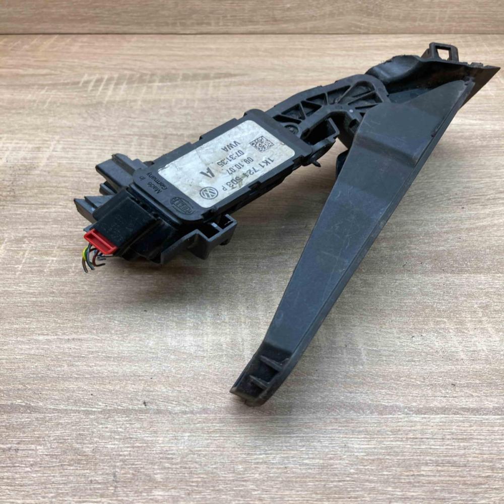 1K1721503P  With Plug Accelerator throttle pedal Volkswagen Golf V