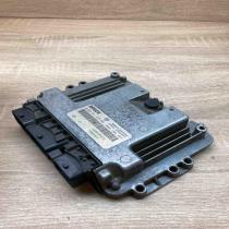 8200305678 0281011275  Engine control unit/module ECU Renault Megane II