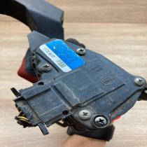 8D1723523M 6PV008376 With Plug Accelerator throttle pedal Volkswagen PASSAT B5.5