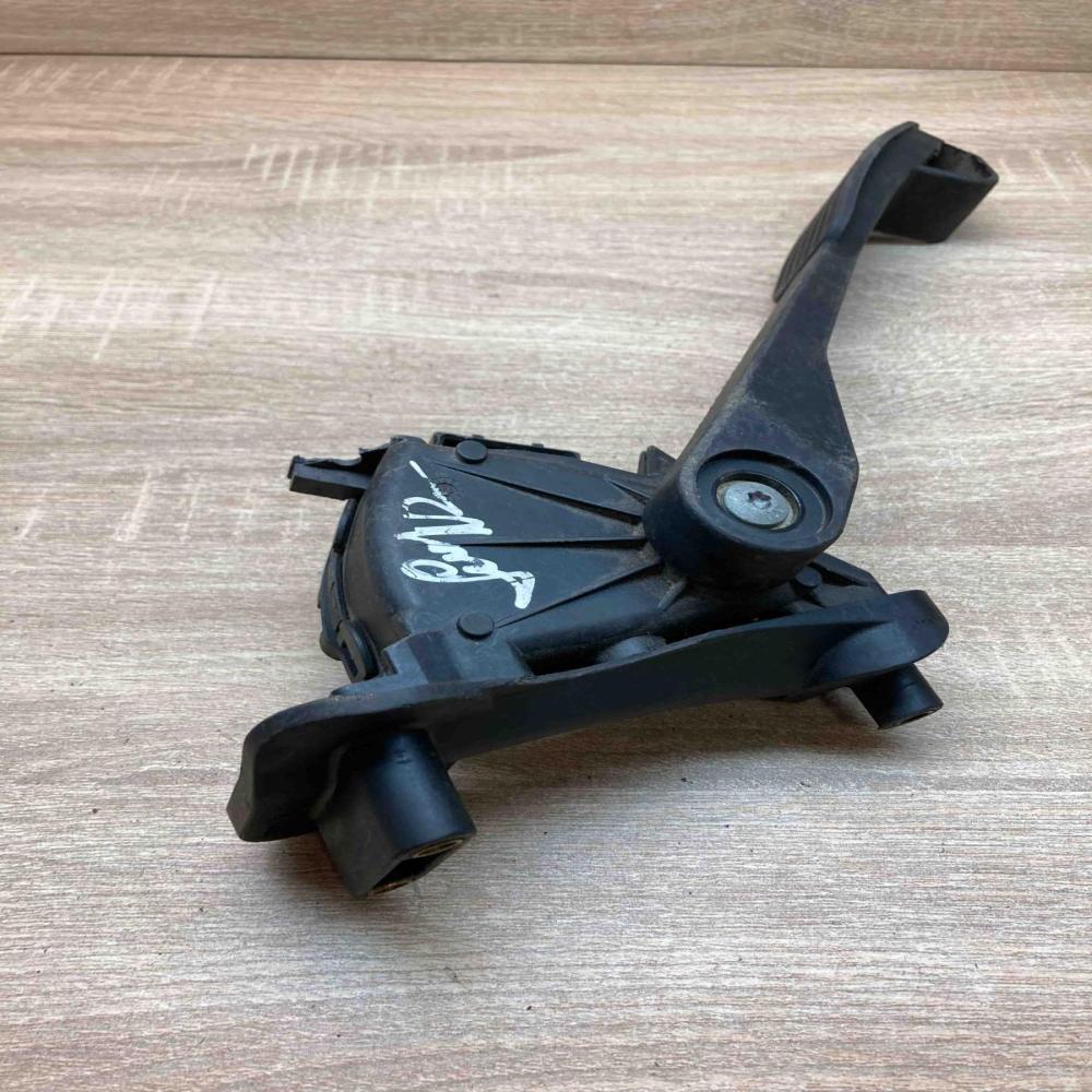 007769 007769 22  Accelerator throttle pedal Volvo S70  V70  V70 XC