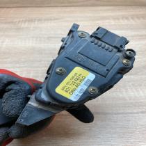 8D1723523H 6PV008026  Accelerator throttle pedal Audi A6 S6 C5 4B